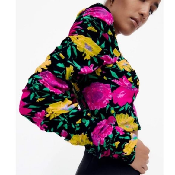 NEW Zara Floral Sweetheart Neckline Ruched Long Sleeve Crop Blouse Top L Vibrant - Picture 2 of 9
